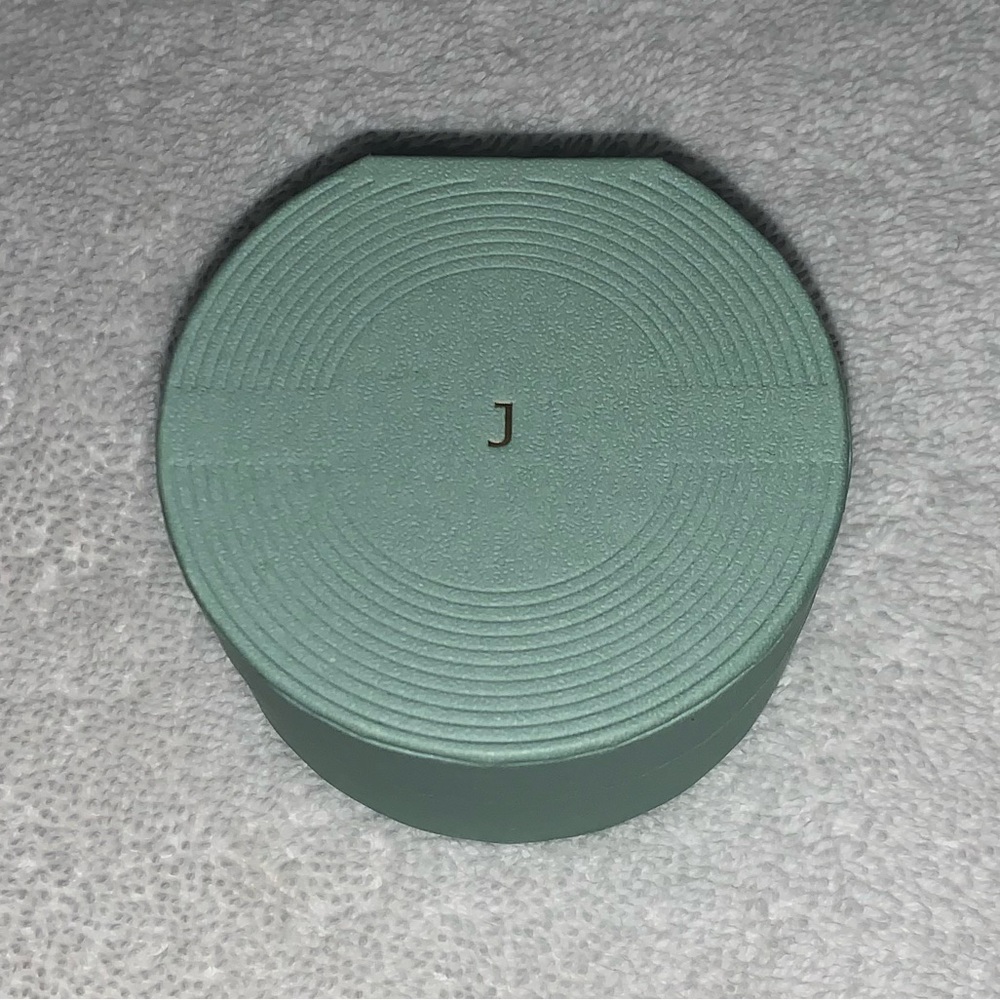 π€ βJβ Gift Box π€ - Picture 2 of 7